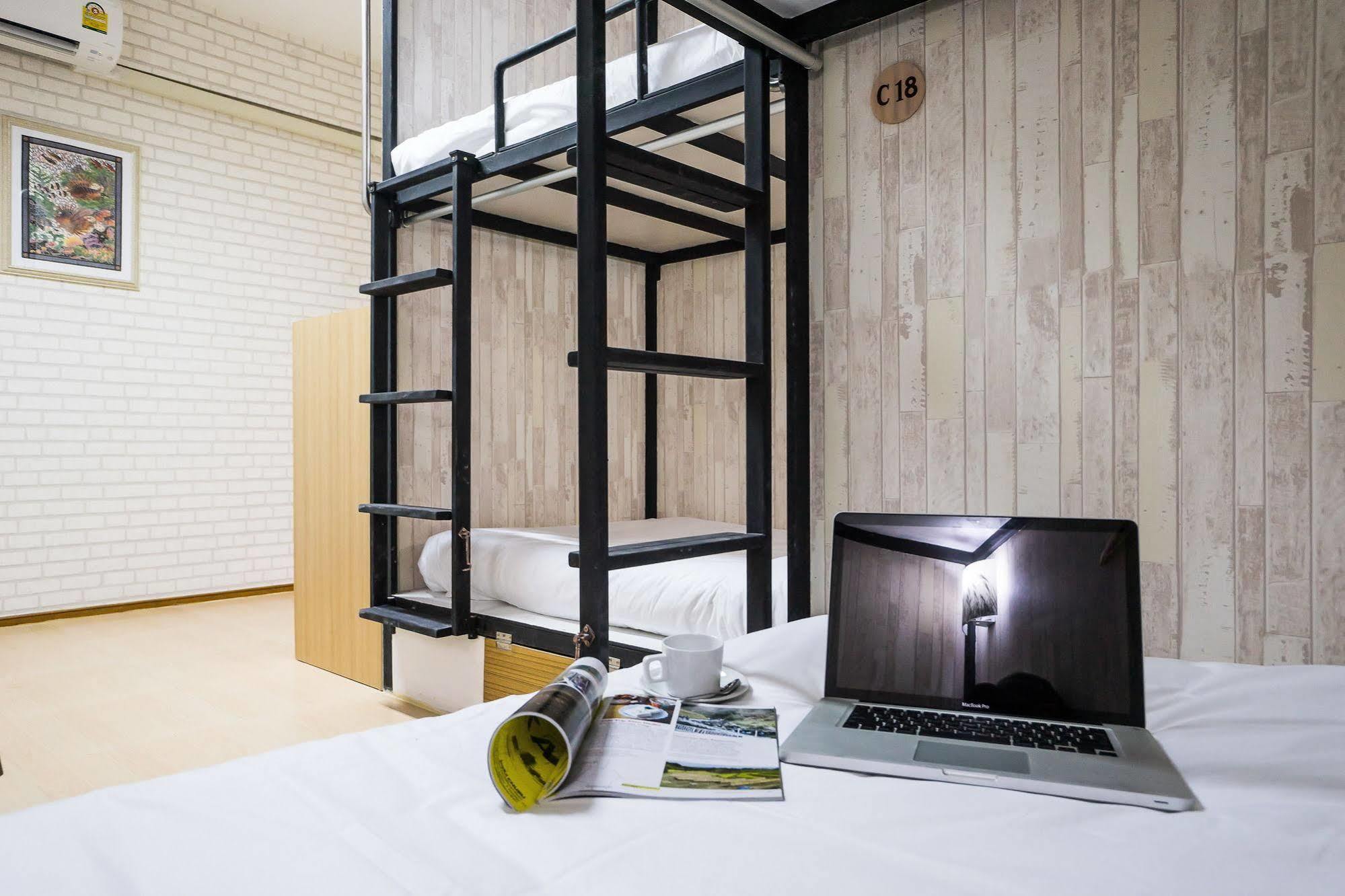 Hostel At Thonglor Bangkok Ngoại thất bức ảnh